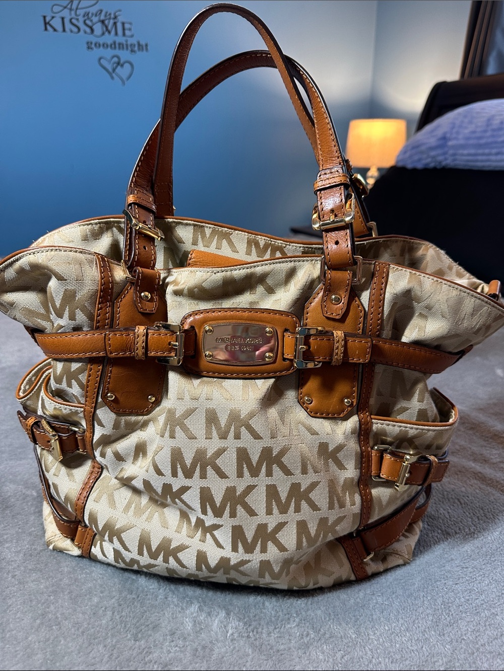 EUC Michael Kors Beige & Brown MK Logo Canvas Tote 👜 super chic🤎🧡